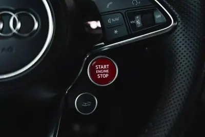 Audi R8 Coupé 2016 - 129950 EUR, 87000 km - AUTO.MOTO.pt - 87000km - foto 42 de 51
