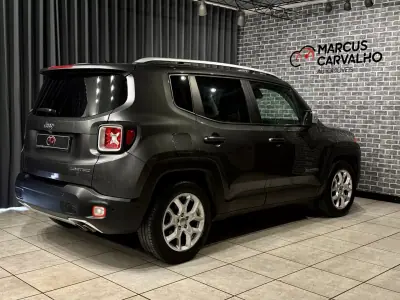 Jeep Renegade 2018 - 18900 EUR, 75000 km - AUTO.MOTO.pt - 75000km - foto 4 de 19