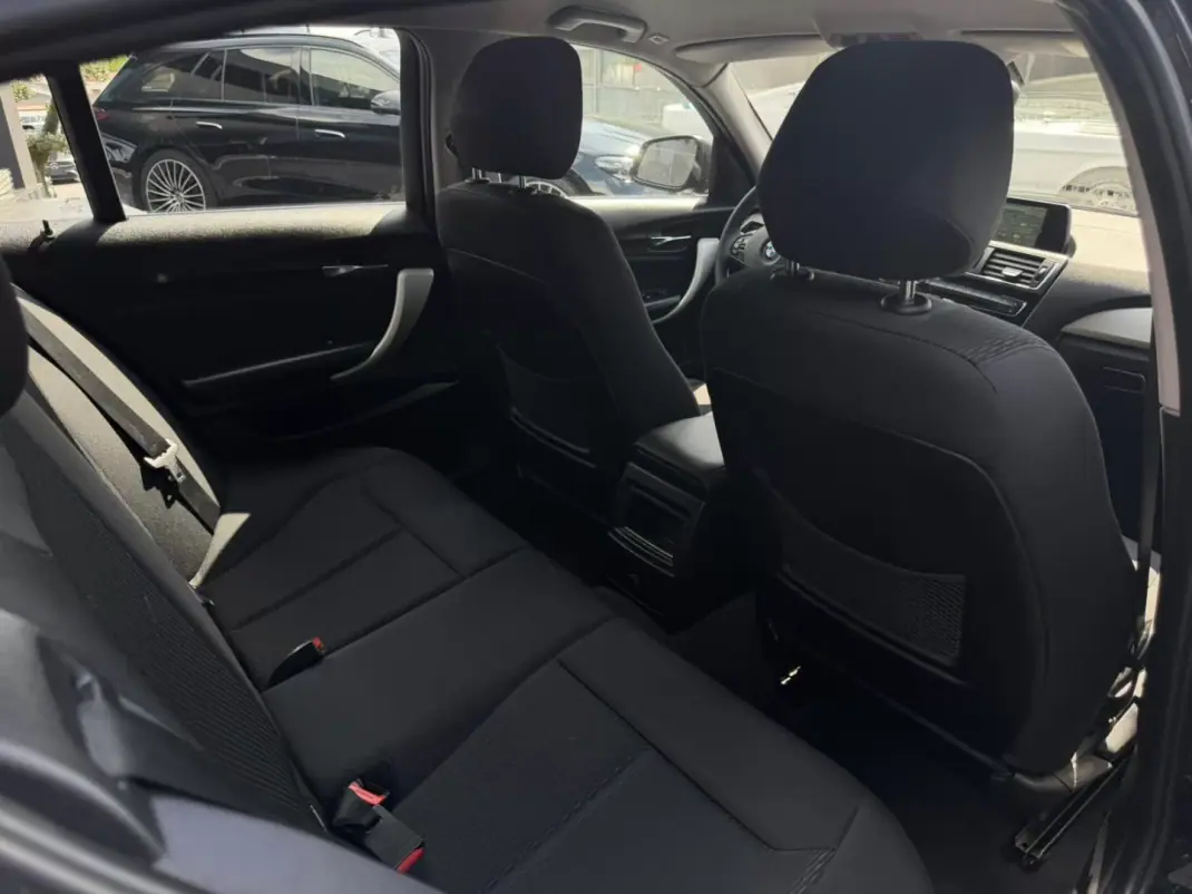 BMW 116 2016 - 13300 EUR, 201000 km - AUTO.MOTO.pt - 201000km - foto 10 de 11