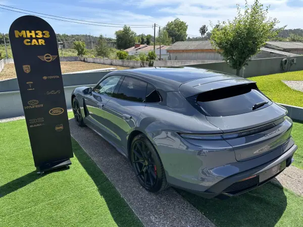 Porsche Taycan Sport Turismo 2025 - 130000 EUR, 19000 km - AUTO.MOTO.pt - 19000km - foto 14 de 78