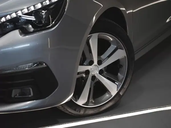 Peugeot 308 SW 2021 - 20990 EUR, 63870 km - AUTO.MOTO.pt - 63870km - foto 8 de 23