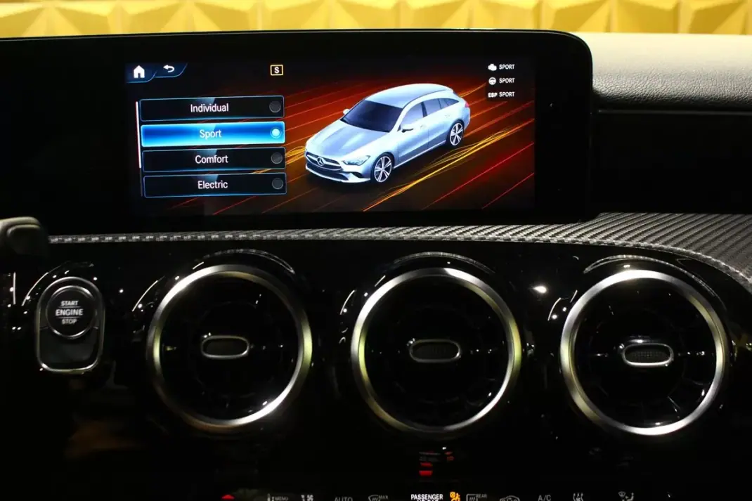 Mercedes-Benz CLA 250 2022 - 28900 EUR, 99000 km - AUTO.MOTO.pt - 99000km - foto 27 de 32