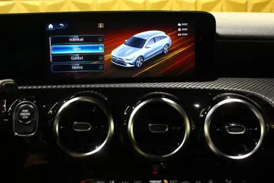 Mercedes-Benz CLA 250 2022 - 28900 EUR, 99000 km - AUTO.MOTO.pt - 99000km - foto 27 de 32