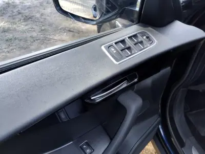 Jaguar F-Pace 2017 - 24900 EUR, 180000 km - AUTO.MOTO.pt - 180000km - foto 16 de 30