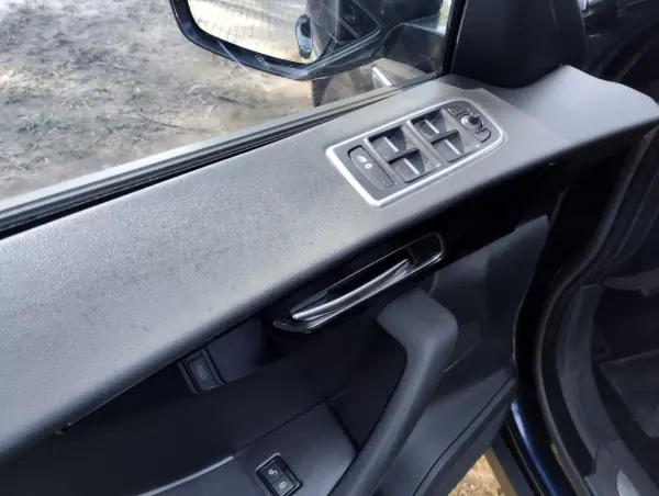 Jaguar F-Pace 2017 - 24900 EUR, 180000 km - AUTO.MOTO.pt - 180000km - foto 16 de 30