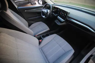 Renault Mégane E-Tech 2022 - 21000 EUR, 31000 km - AUTO.MOTO.pt - 31000km - foto 19 de 29