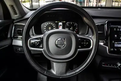 Volvo XC 90 2021 - 37990 EUR, 110263 km - AUTO.MOTO.pt - 110263km - foto 12 de 44