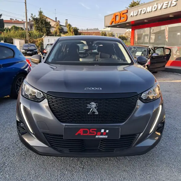 Peugeot 2008 2020 — foto 2 de 13