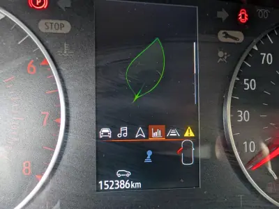 Renault Clio 2023 - 13500 EUR, 152386 km - AUTO.MOTO.pt - 152386km - foto 24 de 26