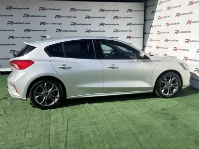 Ford Focus 2020 - 16500 EUR, 72439 km - AUTO.MOTO.pt - 72439km - foto 7 de 15