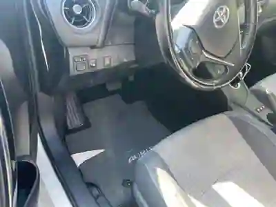 Toyota Auris 2017 - 12900 EUR, 217333 km - 217333km - foto 12 de 15