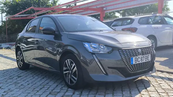 Peugeot 208 2023 - 14950 EUR, 58300 km - AUTO.MOTO.pt - 58300km - foto 3 de 8