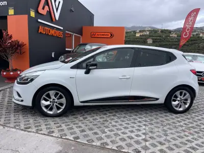 Renault Clio 2018 - 13950 EUR, 110232 km - AUTO.MOTO.pt - 110232km - foto 4 de 12