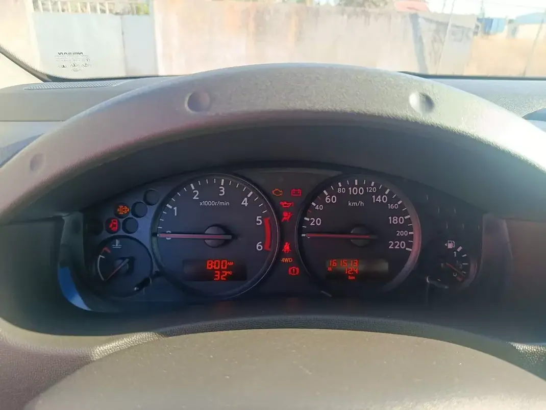 Nissan Navara 2012 - 18500 EUR, 161513 km - 161513km - foto 18 de 38