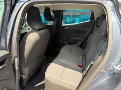Renault Clio 2020 - 11900 EUR, 123000 km - AUTO.MOTO.pt - 123000km - foto 9 de 10