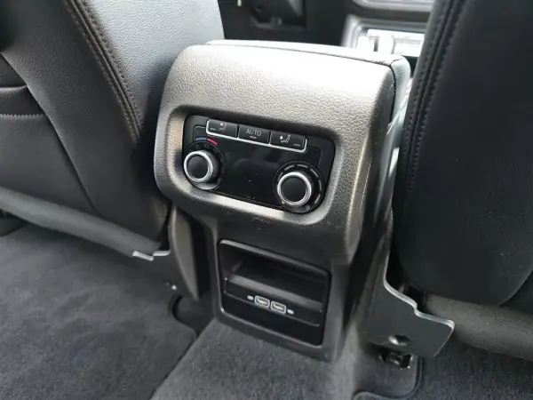 Volkswagen Sharan 2019 - 29700 EUR, 115600 km - AUTO.MOTO.pt - 115600km - foto 36 de 52
