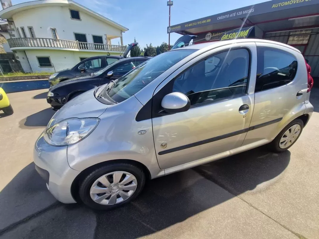 Peugeot 107 2012 - 6750 EUR, 163000 km - AUTO.MOTO.pt - 163000km - foto 5 de 12