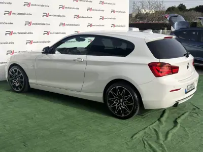 BMW 114 2015 - 11500 EUR, 241000 km - AUTO.MOTO.pt - 241000km - foto 10 de 20