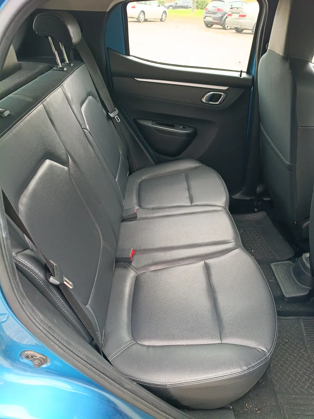 Dacia Spring 2023 - 12900 EUR, 38902 km - 38902km - foto 5 de 10