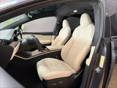 Tesla Model X 2023 - 75000 EUR, 99874 km - AUTO.MOTO.pt - 99874km - foto 7 de 14