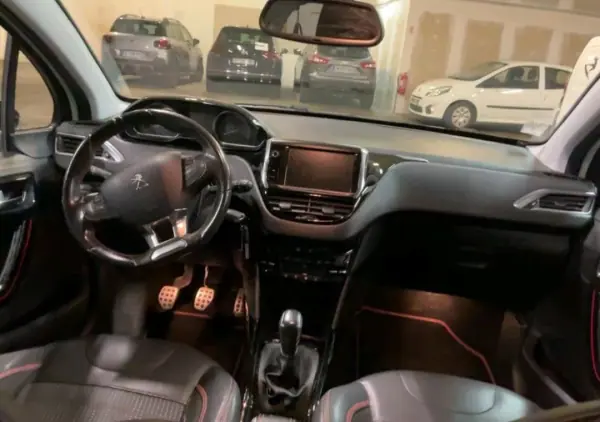 Peugeot 2008 2026 - 9900 EUR, 114638 km - AUTO.MOTO.pt - 114638km - foto 4 de 11