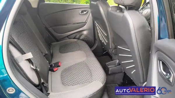 Renault Captur 2019 - 17950 EUR, 35775 km - AUTO.MOTO.pt - 35775km - foto 29 de 34