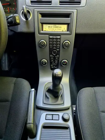 Volvo C30 2011 - 7750 EUR, 179000 km - AUTO.MOTO.pt - 179000km - foto 17 de 28