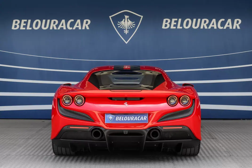 Ferrari F8 Tributo 2023 - 390000 EUR, 17392 km - AUTO.MOTO.pt - 17392km - foto 5 de 22
