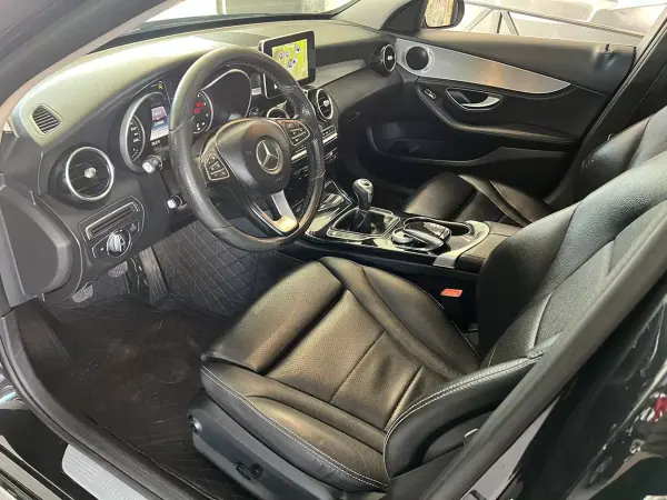 Mercedes-Benz C 200 2015 - 15900 EUR, 229781 km - AUTO.MOTO.pt - 229781km - foto 6 de 23