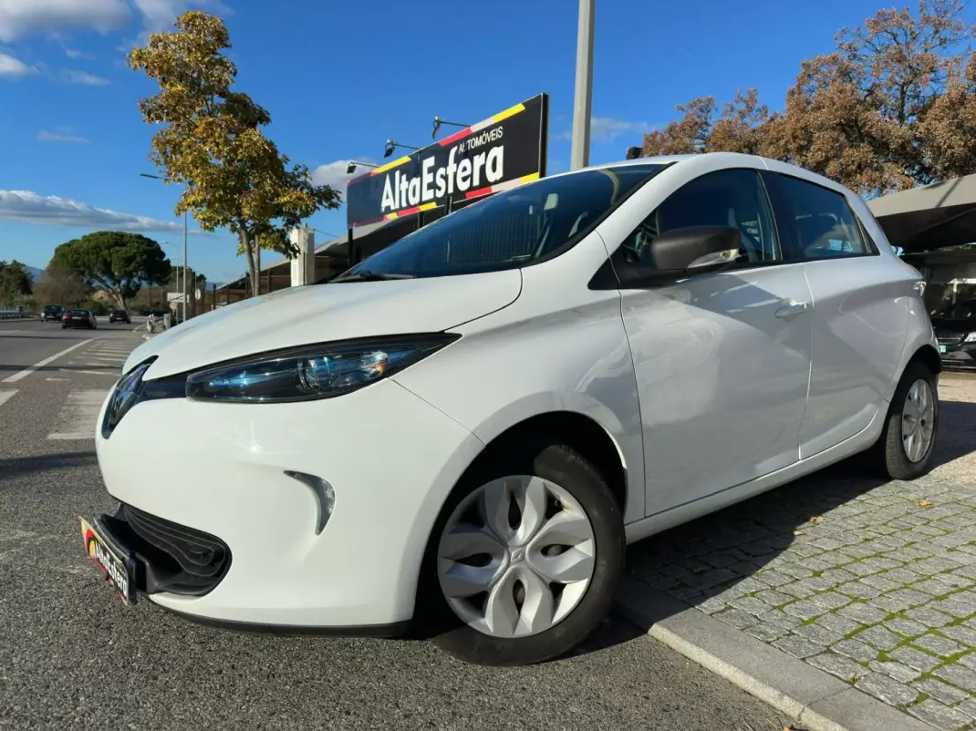 Renault Zoe 2020 - 17900 EUR, 44039 km - AUTO.MOTO.pt - 44039km - foto 2 de 33