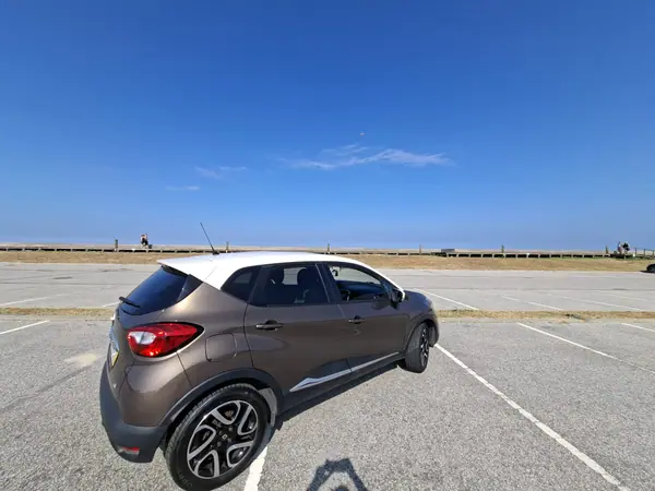 Renault Captur 2014 - 10500 EUR, 131000 km - AUTO.MOTO.pt - 131000km - foto 3 de 11