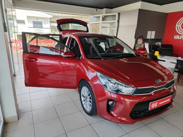 Kia Rio 2019 - 12500 EUR, 66000 km - AUTO.MOTO.pt - 66000km - foto 16 de 36