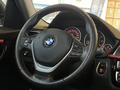 BMW 320 2017 - 19990 EUR, 185000 km - AUTO.MOTO.pt - 185000km - foto 11 de 31