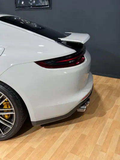 Porsche Panamera 2017 - 64990 EUR, 110163 km - 110163km - foto 11 de 15