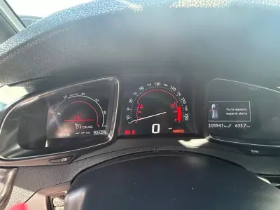 Citroën DS5 2013 - 10500 EUR, 205941 km - AUTO.MOTO.pt - 205941km - foto 11 de 22