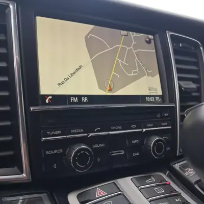Porsche Panamera 2013 - 41500 EUR, 113000 km - AUTO.MOTO.pt - 113000km - foto 13 de 18