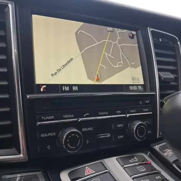Porsche Panamera 2013 - 40500 EUR, 113000 km - AUTO.MOTO.pt - 113000km - foto 13 de 18
