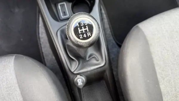 Fiat Punto 2015 - 9000 EUR, 170000 km - AUTO.MOTO.pt - 170000km - foto 27 de 34