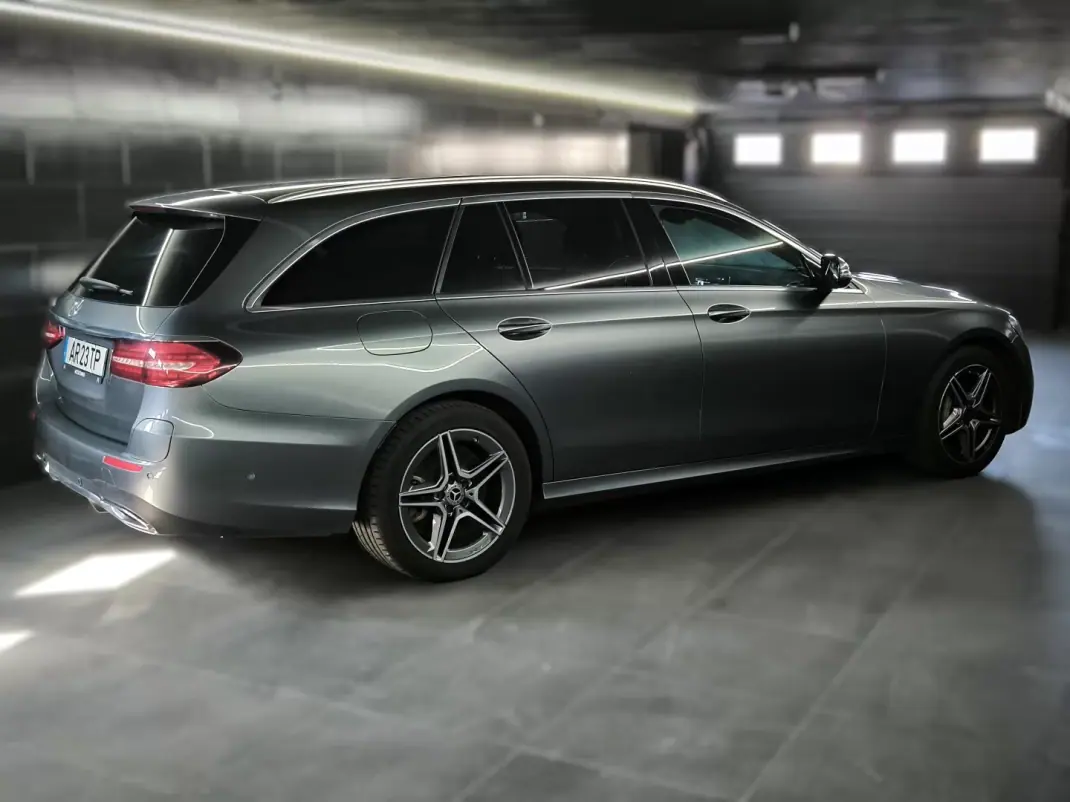 Mercedes-Benz E 300 2022 - 35950 EUR, 122245 km - AUTO.MOTO.pt - 122245km - foto 13 de 43