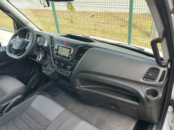 Iveco Daily 2022 - 33450 EUR, 154000 km - AUTO.MOTO.pt - 154000km - foto 23 de 37