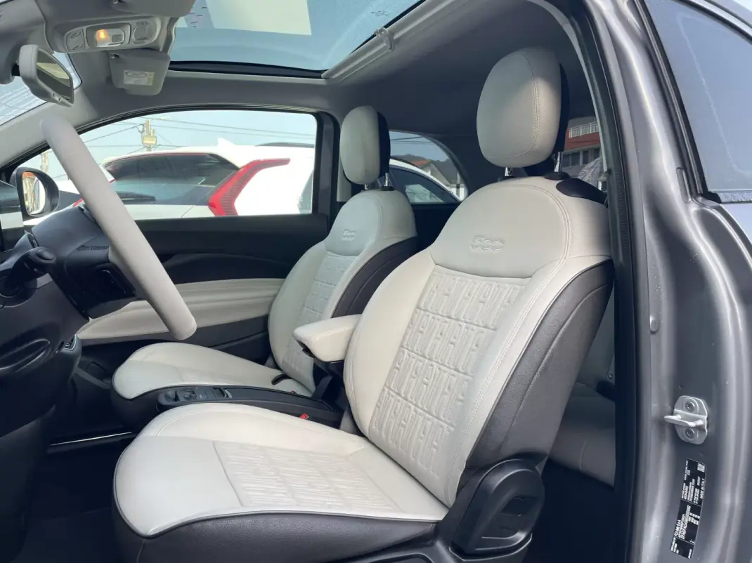 Fiat 500e 2022 - 17995 EUR, 18338 km - AUTO.MOTO.pt - 18338km - foto 14 de 45