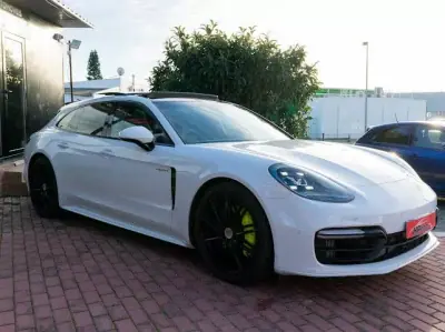 Porsche Panamera Sport Turismo 2020 - 72990 EUR, 132000 km - AUTO.MOTO.pt - 132000km - foto 7 de 22