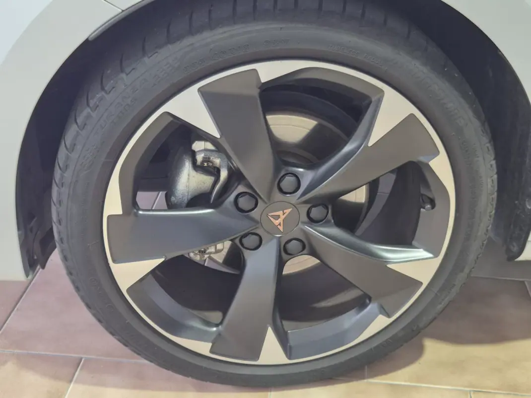 Cupra Leon 2025 - 35000 EUR, 26000 km - AUTO.MOTO.pt - 26000km - foto 40 de 42