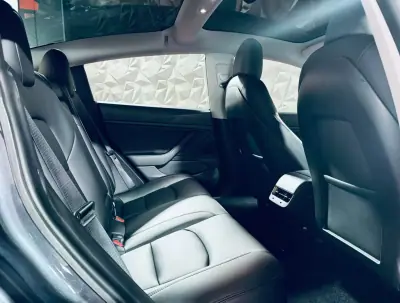 Tesla Model 3 2022 - 28990 EUR, 59195 km - AUTO.MOTO.pt - 59195km - foto 14 de 20