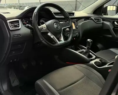 Nissan Qashqai 2018 - 15950 EUR, 158434 km - AUTO.MOTO.pt - 158434km - foto 19 de 27