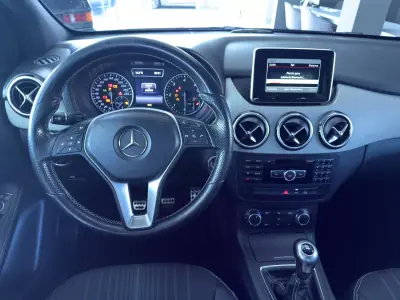Mercedes-Benz B 180 2014 - 11750 EUR, 245898 km - AUTO.MOTO.pt - 245898km - foto 10 de 25