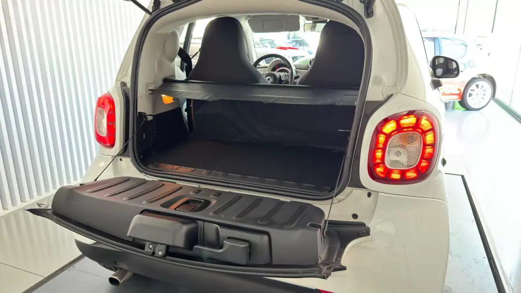 Smart ForTwo 2016 - 9990 EUR, 86291 km - 86291km - foto 12 de 23