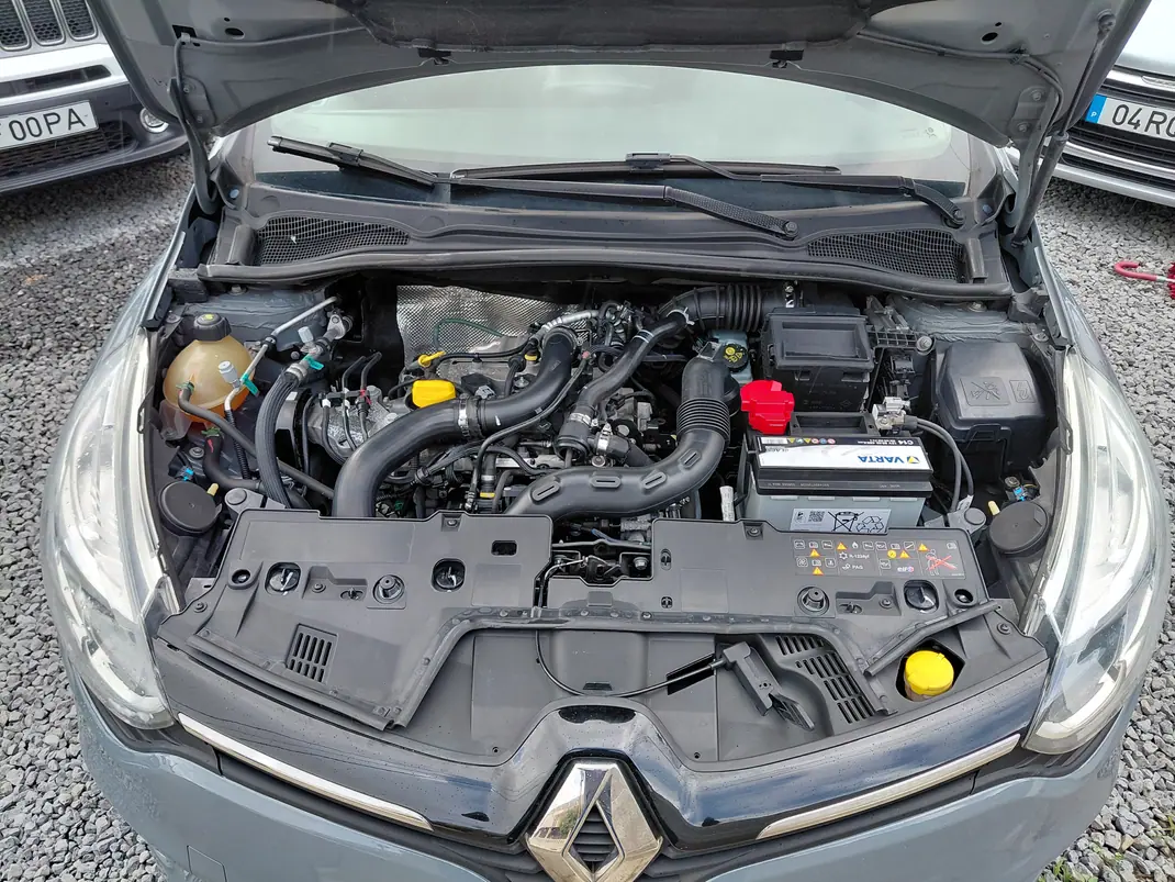 Renault Clio 2019 - 12250 EUR, 138353 km - AUTO.MOTO.pt - 138353km - foto 12 de 13