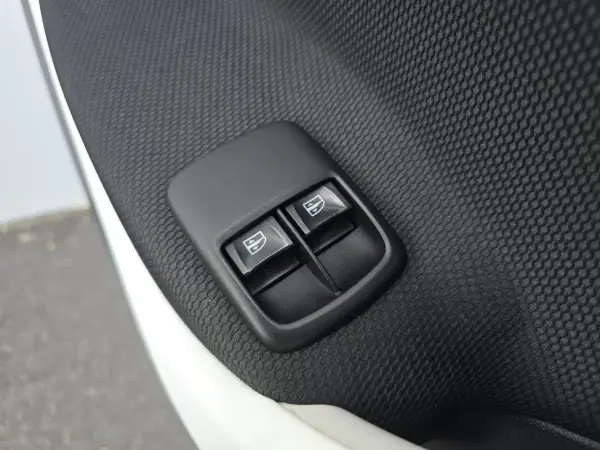 Smart ForFour 2015 - 7750 EUR, 124000 km - AUTO.MOTO.pt - 124000km - foto 23 de 29