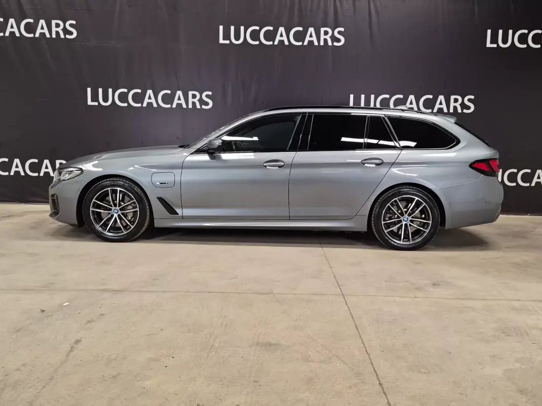 BMW 530e 2023 - 45990 EUR, 32272 km - AUTO.MOTO.pt - 32272km - foto 32 de 38